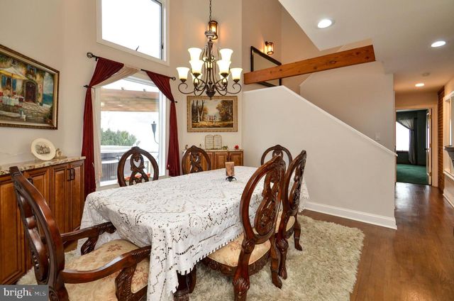 5061 WENDI DR W, Zionsville, PA 18092