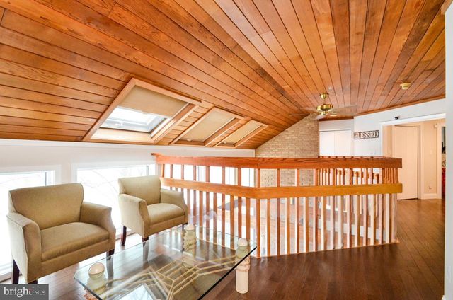 5061 WENDI DR W, Zionsville, PA 18092
