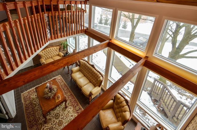 5061 WENDI DR W, Zionsville, PA 18092