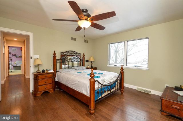 5061 WENDI DR W, Zionsville, PA 18092