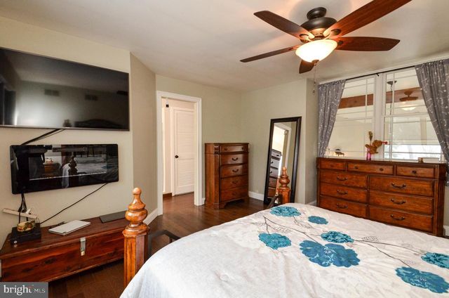 5061 WENDI DR W, Zionsville, PA 18092