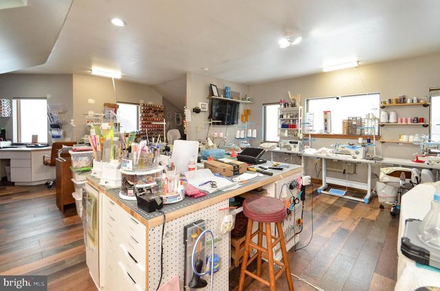 5061 WENDI DR W, Zionsville, PA 18092