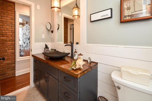 5061 WENDI DR W, Zionsville, PA 18092