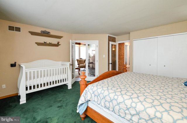 5061 WENDI DR W, Zionsville, PA 18092