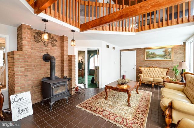 5061 WENDI DR W, Zionsville, PA 18092