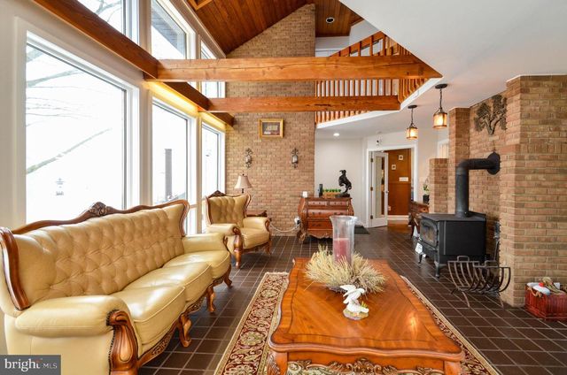 5061 WENDI DR W, Zionsville, PA 18092