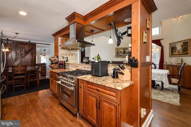 5061 WENDI DR W, Zionsville, PA 18092