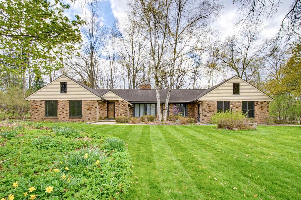 4417 INDIAN TRAIL, Green Bay, WI 54313