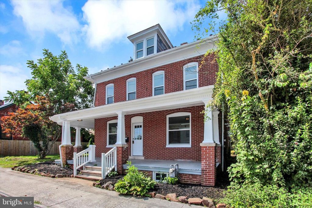510 W KING ST, East Berlin, PA 17316