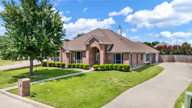 3019 Saint Amanda Drive, Mansfield, TX 76063