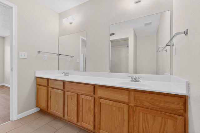 265 Black Hat Avenue SW, Los Lunas, NM 87031