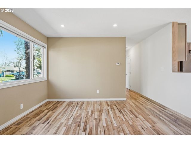 8723 N CHASE Ave, Portland, OR 97217