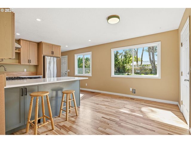 8723 N CHASE Ave, Portland, OR 97217