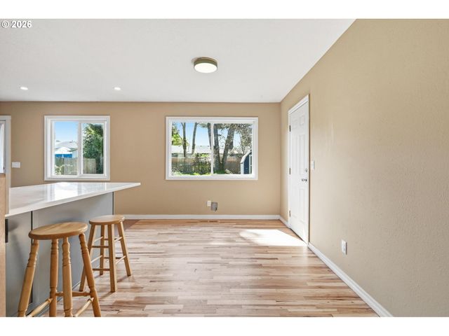 8723 N CHASE Ave, Portland, OR 97217