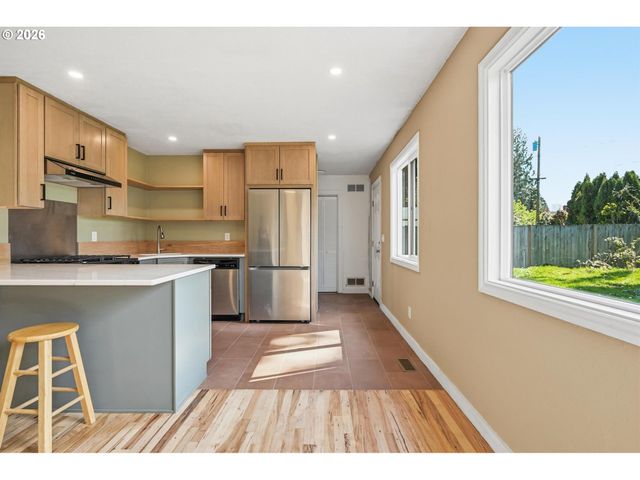 8723 N CHASE Ave, Portland, OR 97217