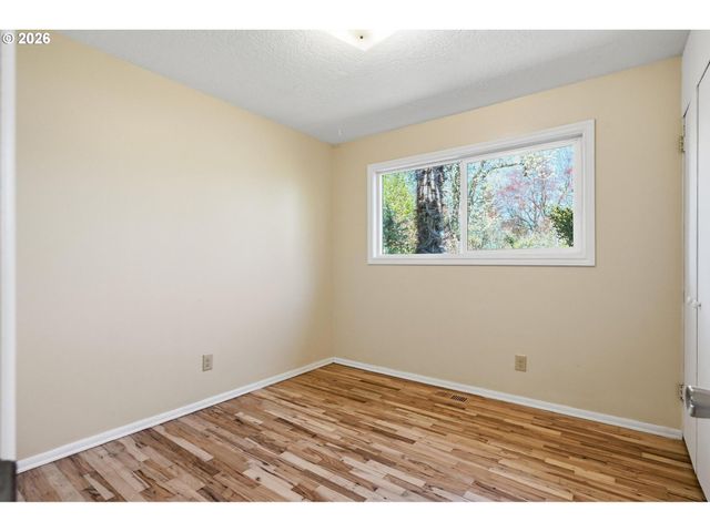 8723 N CHASE Ave, Portland, OR 97217