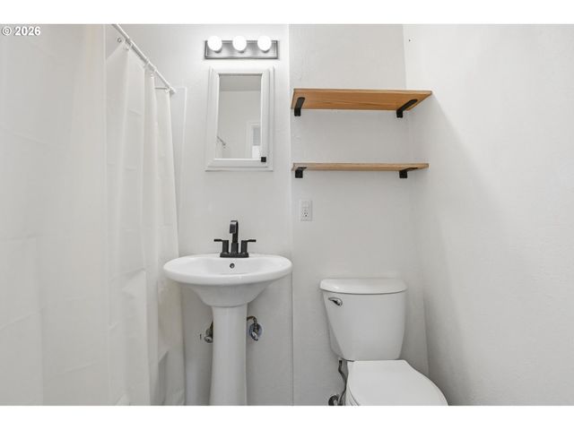 8723 N CHASE Ave, Portland, OR 97217