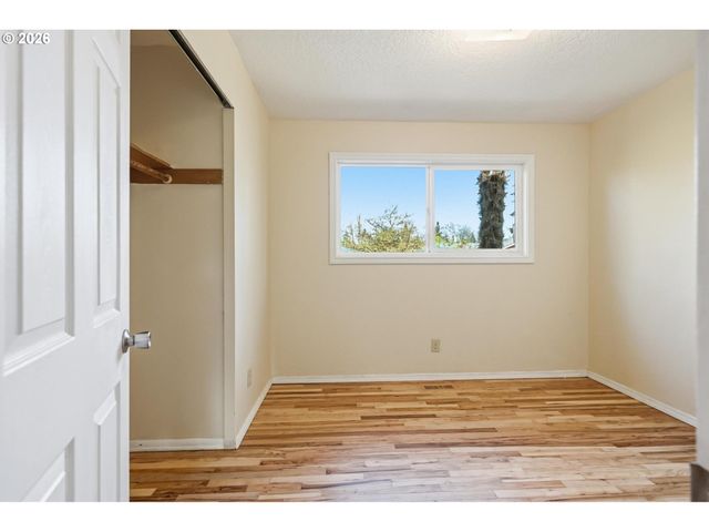 8723 N CHASE Ave, Portland, OR 97217