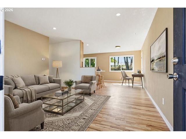 8723 N CHASE Ave, Portland, OR 97217