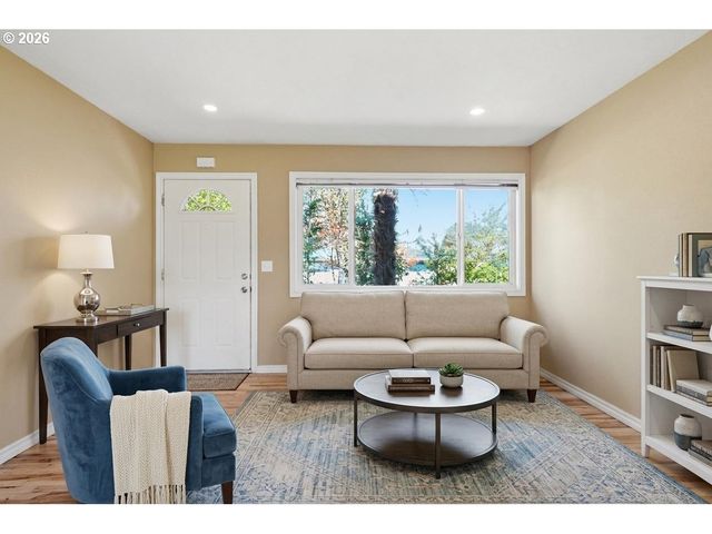 8723 N CHASE Ave, Portland, OR 97217