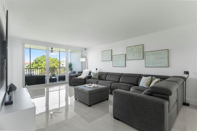 3100 NE 48th Court 413, Lighthouse Point, FL 33064