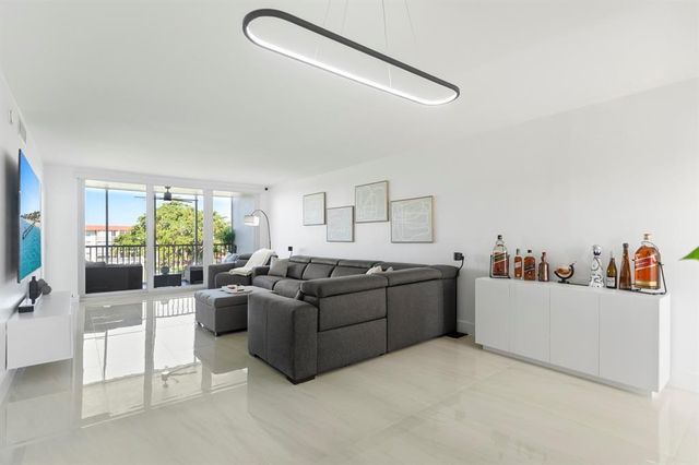 3100 NE 48th Court 413, Lighthouse Point, FL 33064