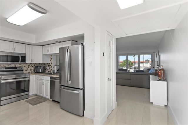 3100 NE 48th Court 413, Lighthouse Point, FL 33064