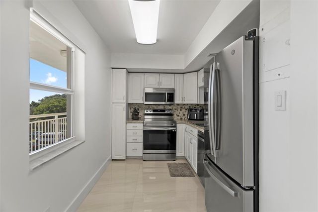 3100 NE 48th Court 413, Lighthouse Point, FL 33064