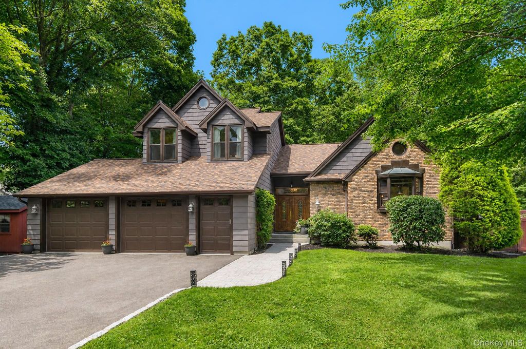 11 Coach Hill Drive Danbury, Call Listing Agent, CT 06811 — exterior