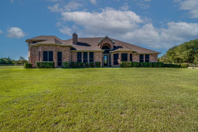506 Youngblood Road, Waxahachie, TX 75165