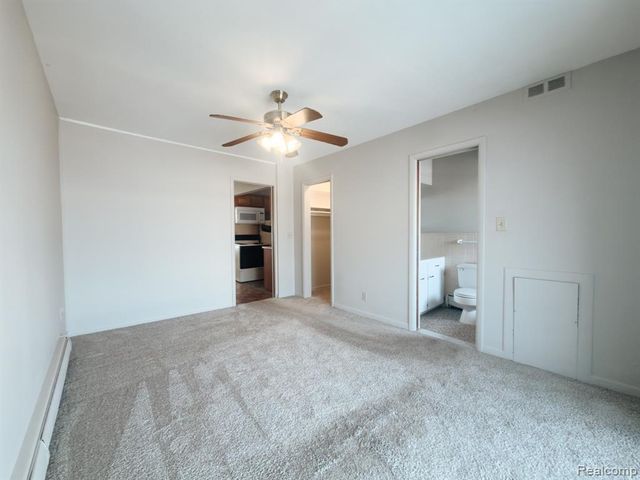 2121 Clawson Avenue 205, Royal Oak, MI 48073