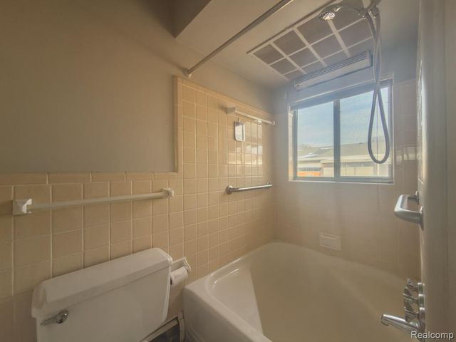 2121 Clawson Avenue 205, Royal Oak, MI 48073