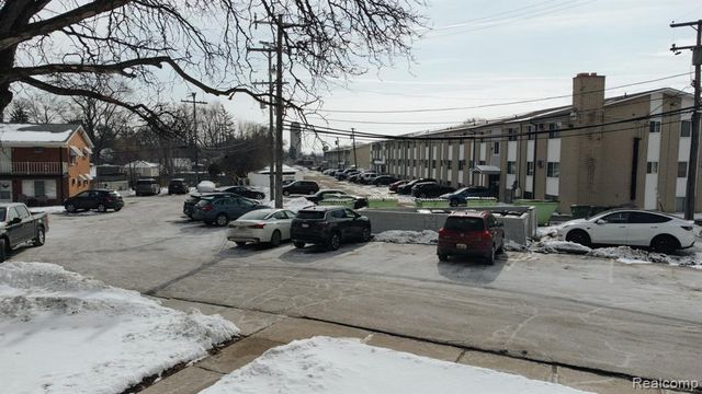 2121 Clawson Avenue 205, Royal Oak, MI 48073