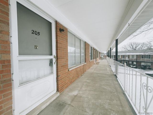 2121 Clawson Avenue 205, Royal Oak, MI 48073