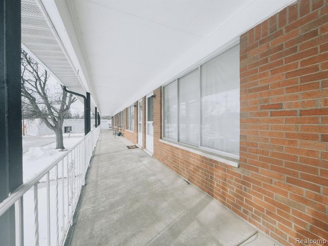 2121 Clawson Avenue 205, Royal Oak, MI 48073