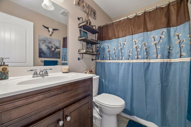 1078 Everwood Dr, Ashland City, TN 37015