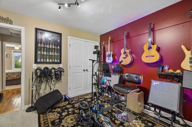 1078 Everwood Dr, Ashland City, TN 37015