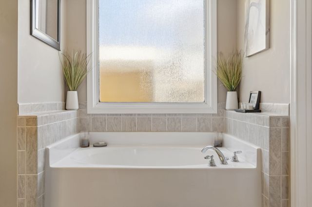 1078 Everwood Dr, Ashland City, TN 37015