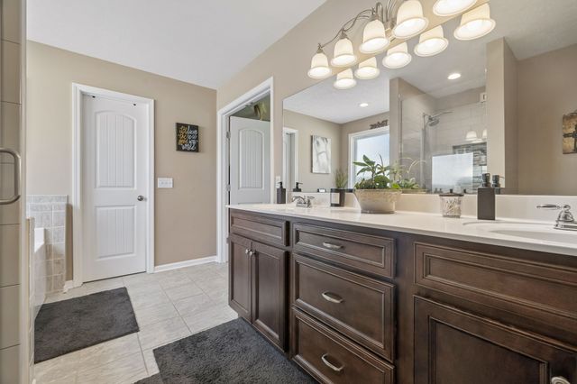 1078 Everwood Dr, Ashland City, TN 37015