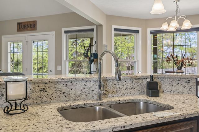 1078 Everwood Dr, Ashland City, TN 37015