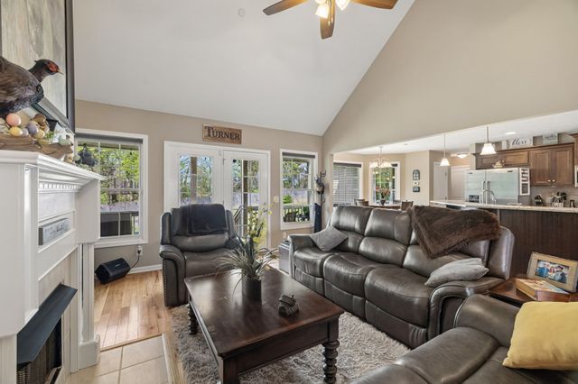 1078 Everwood Dr, Ashland City, TN 37015