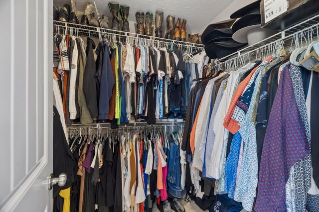 1078 Everwood Dr, Ashland City, TN 37015