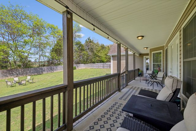 1078 Everwood Dr, Ashland City, TN 37015