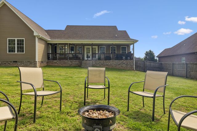 1078 Everwood Dr, Ashland City, TN 37015