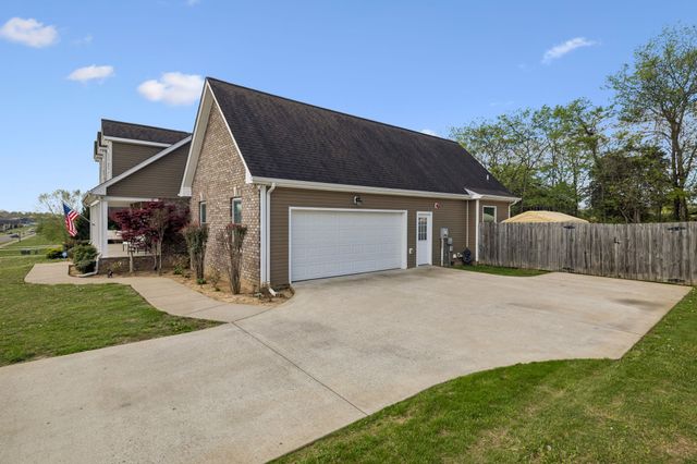 1078 Everwood Dr, Ashland City, TN 37015