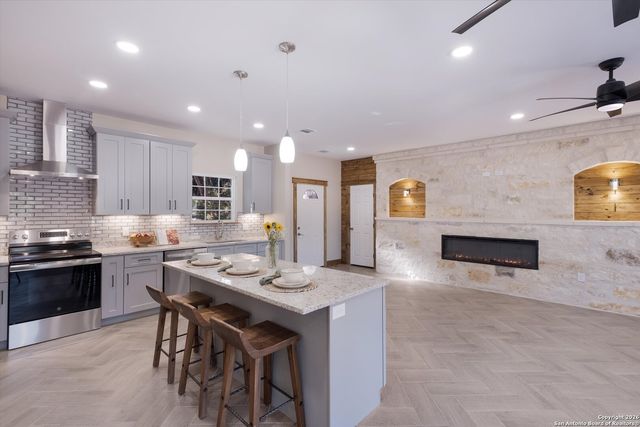 237 Hopi Trail, Bandera, TX 78003