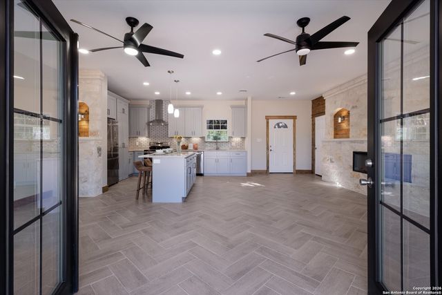 237 Hopi Trail, Bandera, TX 78003