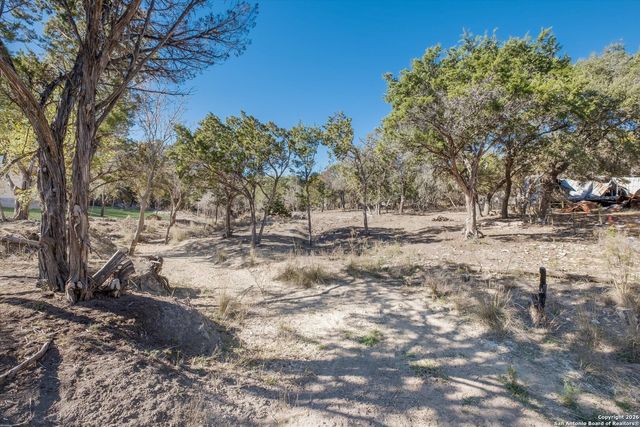 237 Hopi Trail, Bandera, TX 78003