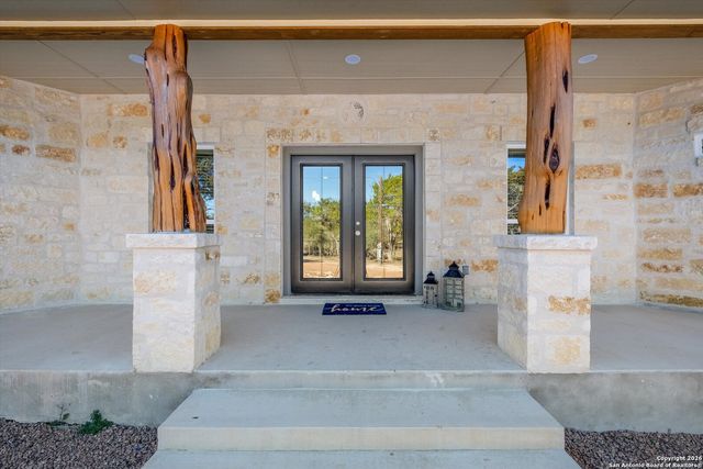 237 Hopi Trail, Bandera, TX 78003