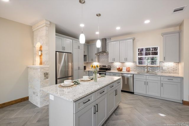 237 Hopi Trail, Bandera, TX 78003